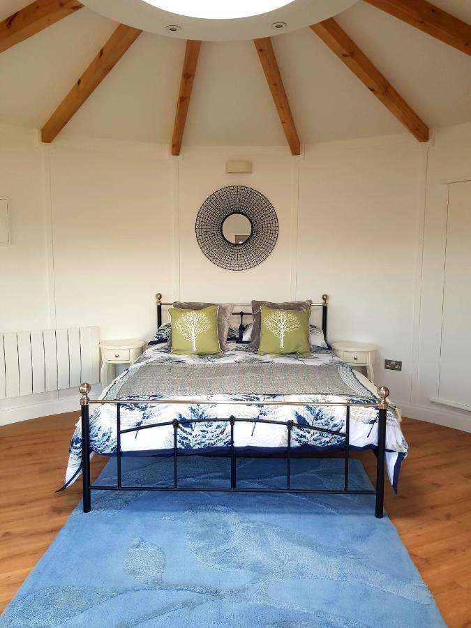 Skye Cabins Skeabost 外观 照片