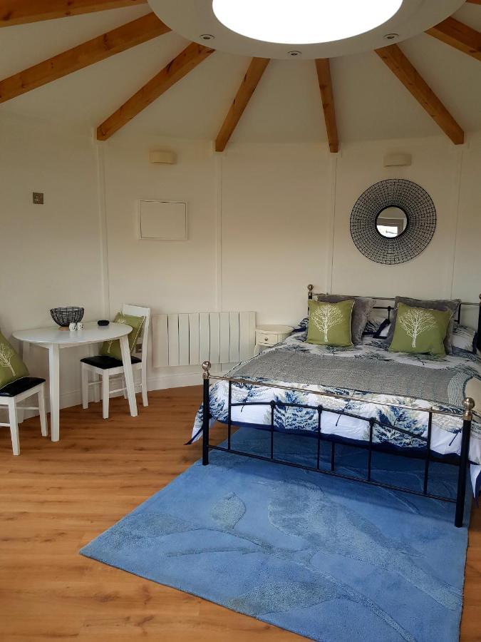 Skye Cabins Skeabost 外观 照片